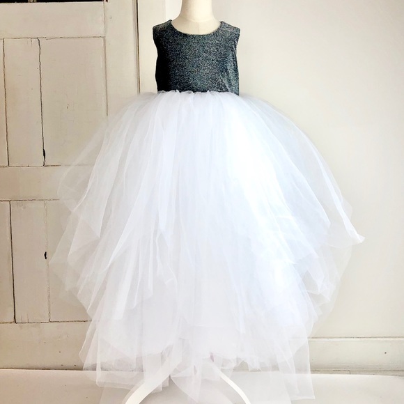 NWT. 2T-3T Metallic Silver Fluffy Tutu Tulle Dress - Picture 4 of 7